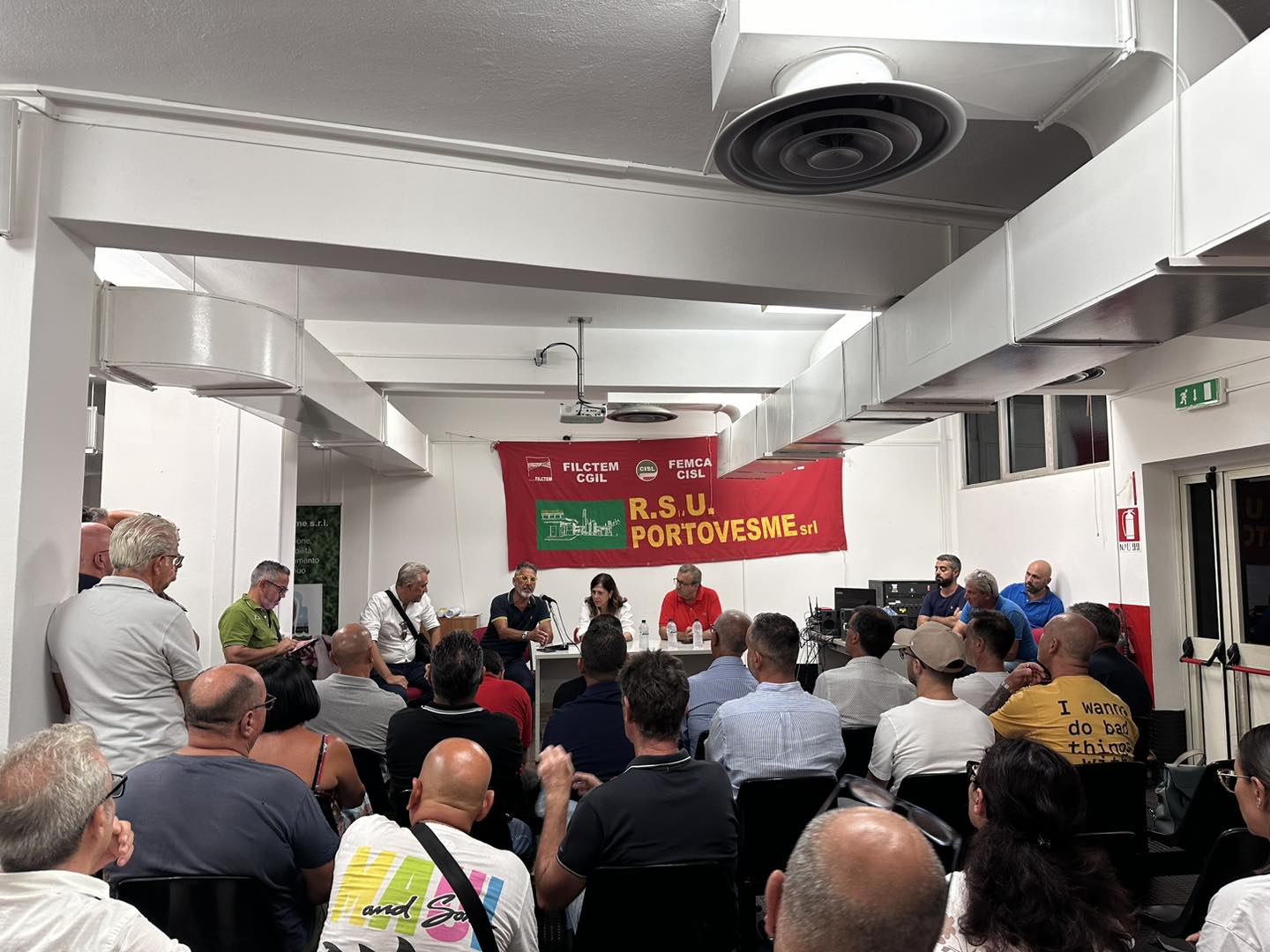 La presidente Todde ad un tavolo con i lavoratori di Portovesme