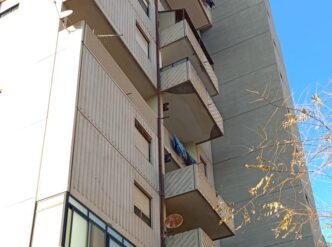 Il palazzo di via Schiavazzi dove è avvenuta la tragedia