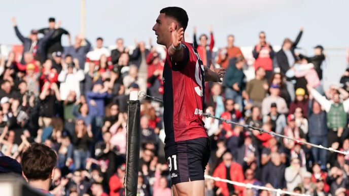 Cagliari-Fiorentina, Roberto Piccoli dopo l'1 a 0 - Foto Cagliari Calcio