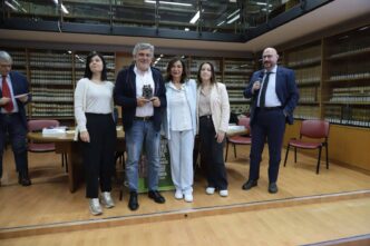 Ugo Bressanello di Domus de Luna ritira il premio "Buone notizie"