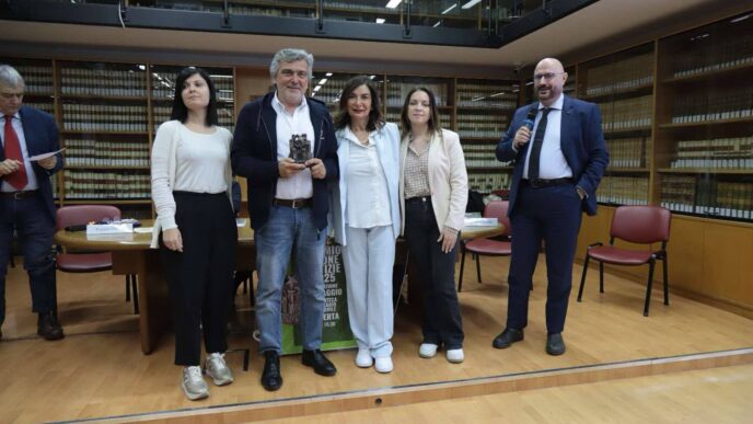 Ugo Bressanello di Domus de Luna ritira il premio "Buone notizie"