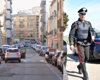 Rissa tra rider in via Satta