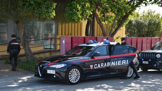 Minaccia la madre e la compagna con un fucile: arrestato 41enne a Sestu