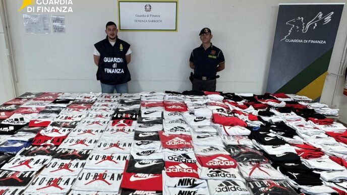 Sequestro di capi contraffatti