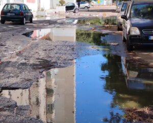 Liquami in strada sant'Elia