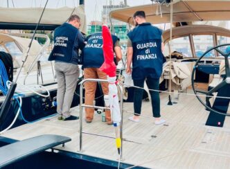Sequestro dello yacht