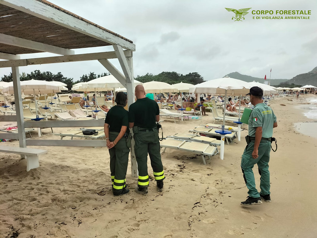 Sequestro di ombrelloni a Muravera