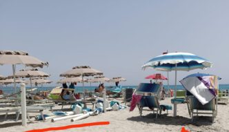 Guerra degli ombrelloni a Villasimius