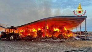 Incendio azienda agricola Monastir