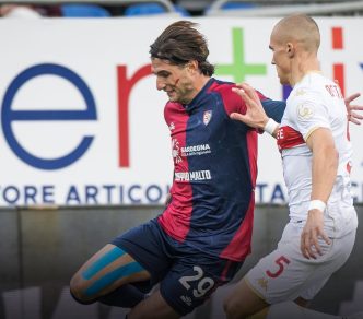 Borrelli in azione in Cagliari - Genoa - Foto Cagliari Calcio
