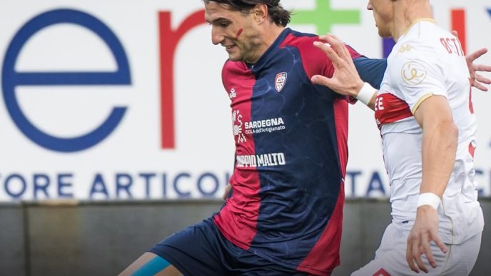 Borrelli in azione in Cagliari - Genoa - Foto Cagliari Calcio