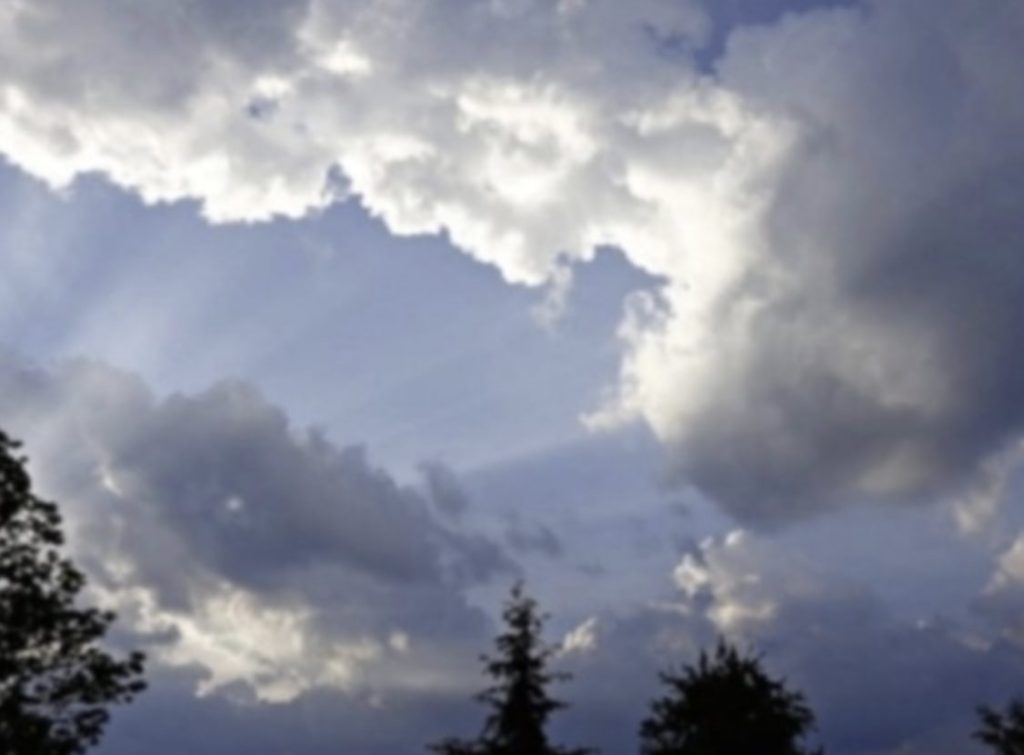 L'immagine attuale non ha un testo alternativo. Il nome del file è: Cielo-nuvoloso.jpg