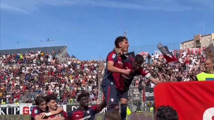 Esposito esulta per il gol contro la Cremonese - Foto Cagliari Calcio